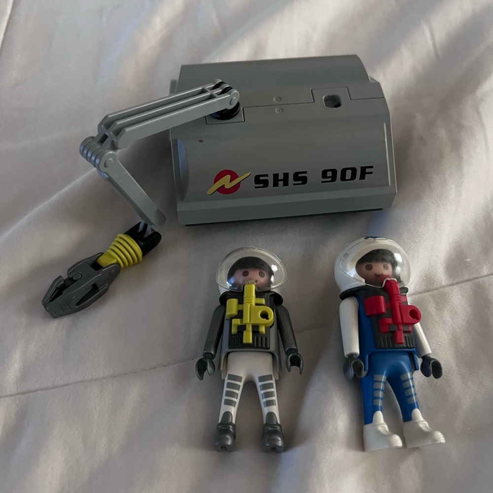 Playmobil SHS 90F space pod With two figures